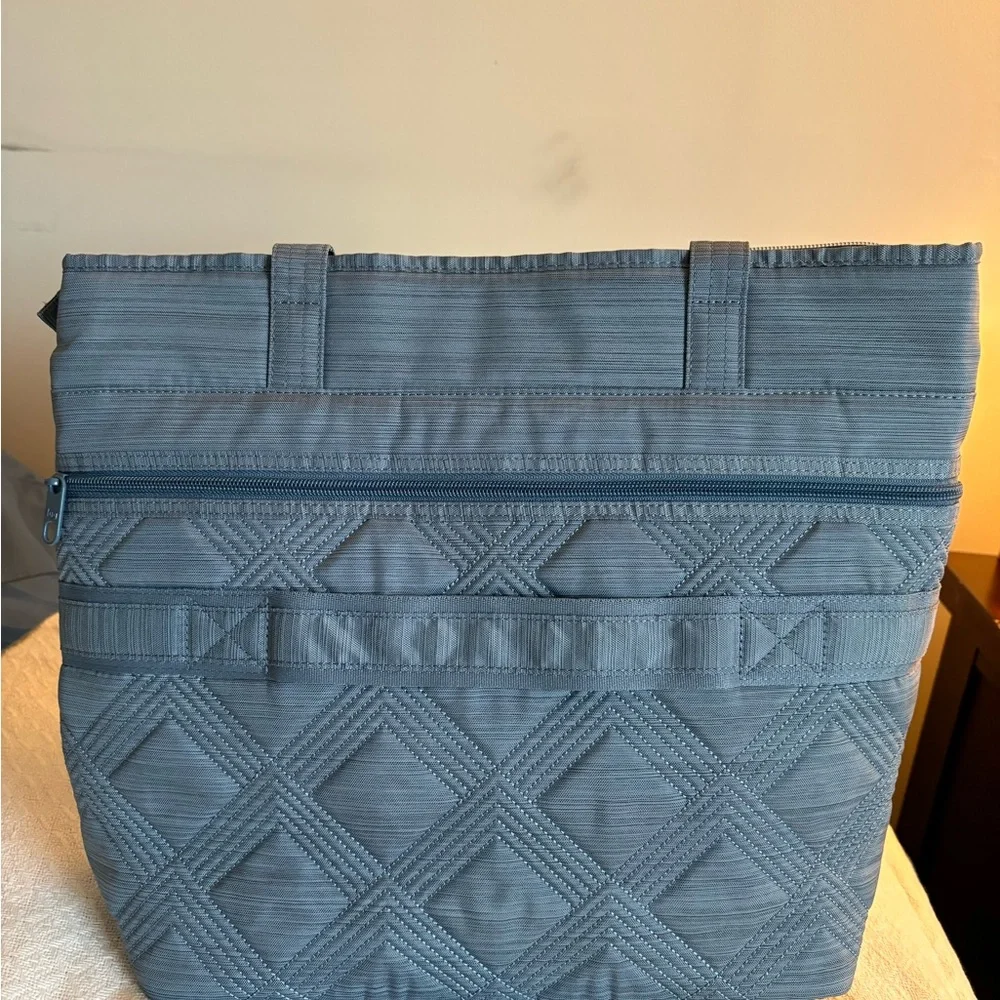 Lug Legacy Taxi NWOT - Blue Moon Slate in Blue Moon - Picture 6 of 16